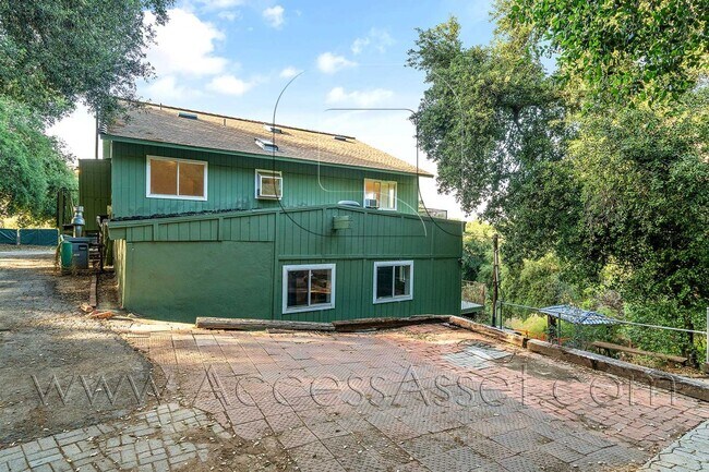 Foto del edificio - Charming 1 Bed/1 Bath + Bonus Room in Gate...