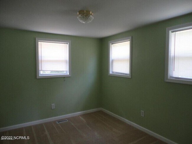 Foto del edificio - 576 Cypress Creek Rd