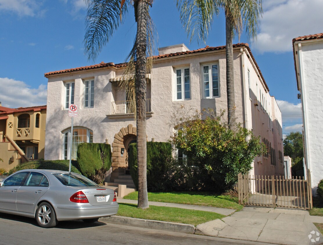 Building Photo - 448 N Sierra Bonita Ave