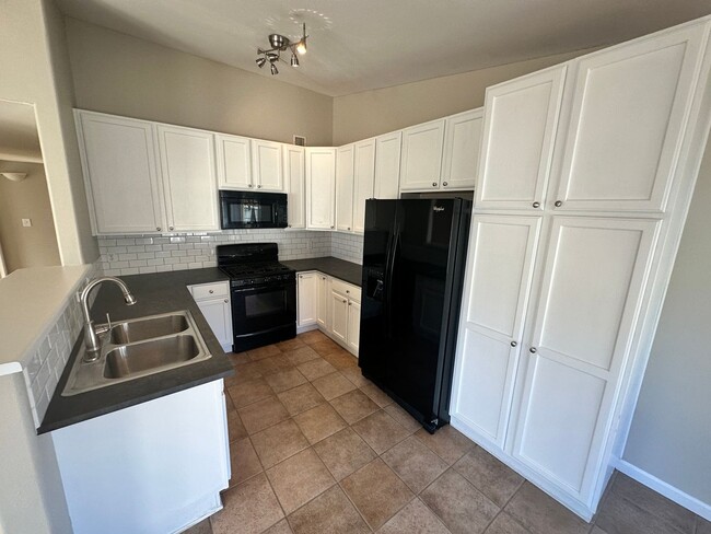 Building Photo - Canyon Ranch Beautiful 3 Bedroom Condo (Av...
