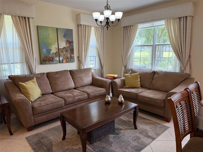 Foto del edificio - 3390 NW 124th Terrace