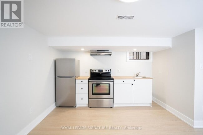 Building Photo - 393 Milverton Blvd