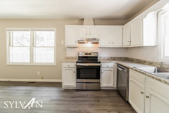 Building Photo - Your dream home is waiting for you. Hurry ...