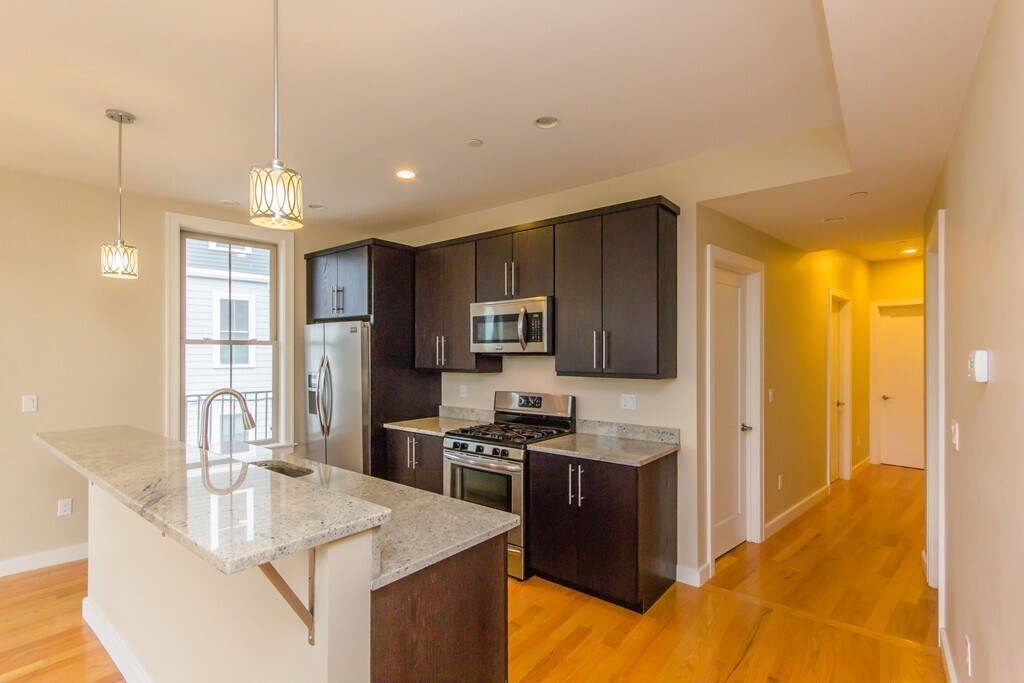 Foto principal - 65 Willow Ct
