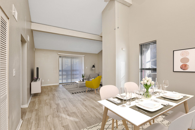 Dining Area - Cedar Ridge Apartments & Townhomes