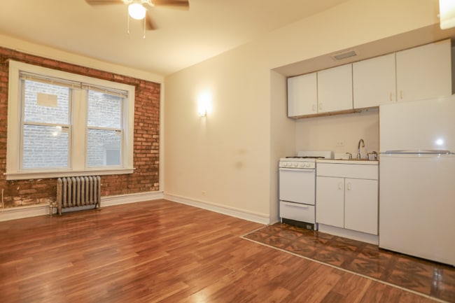 Photo - 6916 N Lakewood Ave Apartment