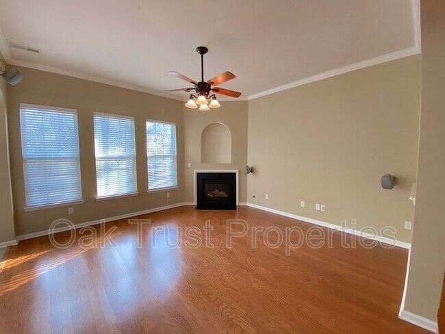 Foto del edificio - 3019 Candela Grove Dr