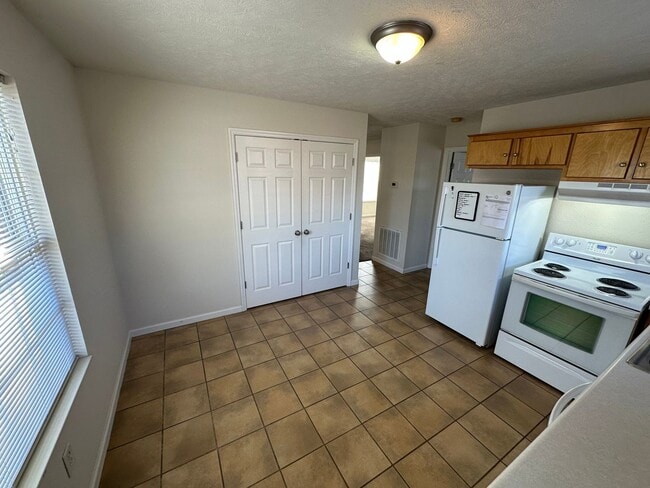 Building Photo - 125 Rocky Rd