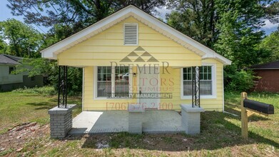 Building Photo - 821 13th Ct