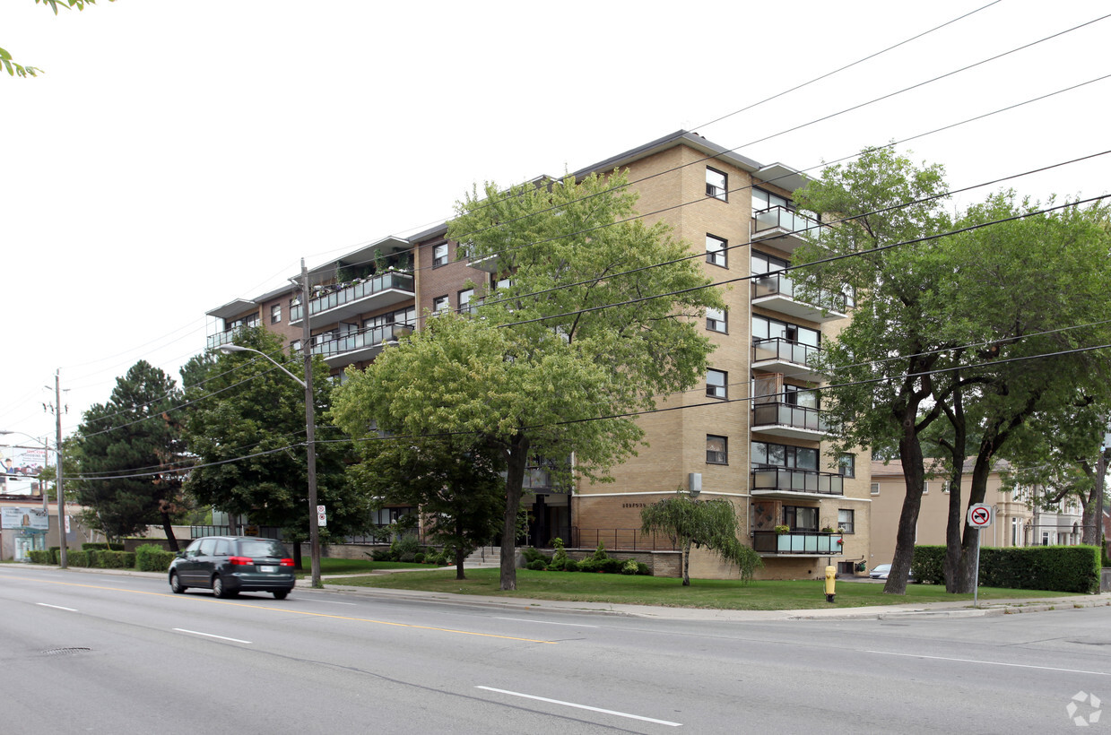 Primary Photo - Bedford Towers