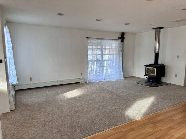 Living room - 1221 S Sylvan Rd