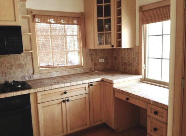 Foto del edificio - 954 Dean Ave