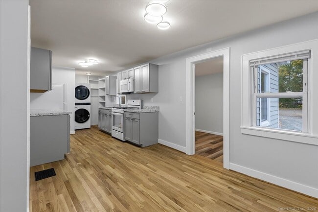 Foto del edificio - 183 Bradley St