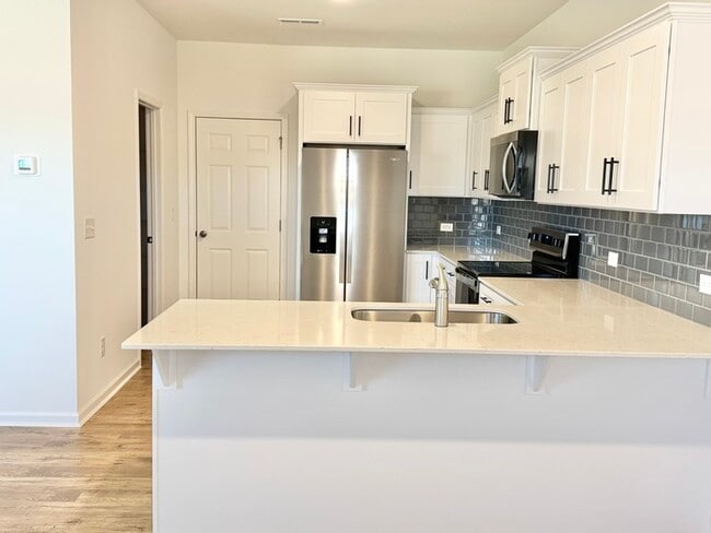 Building Photo - 122 Cougar Ln