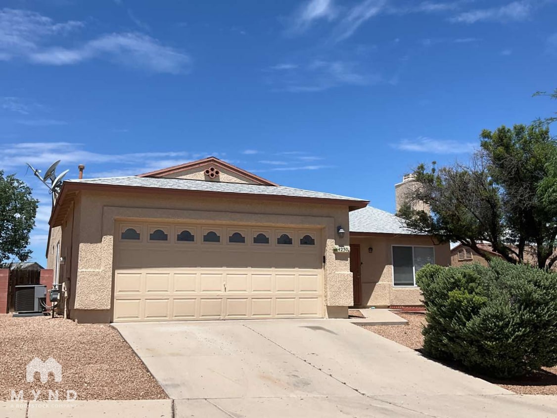 Primary Photo - 4230 S Mayberry Pl