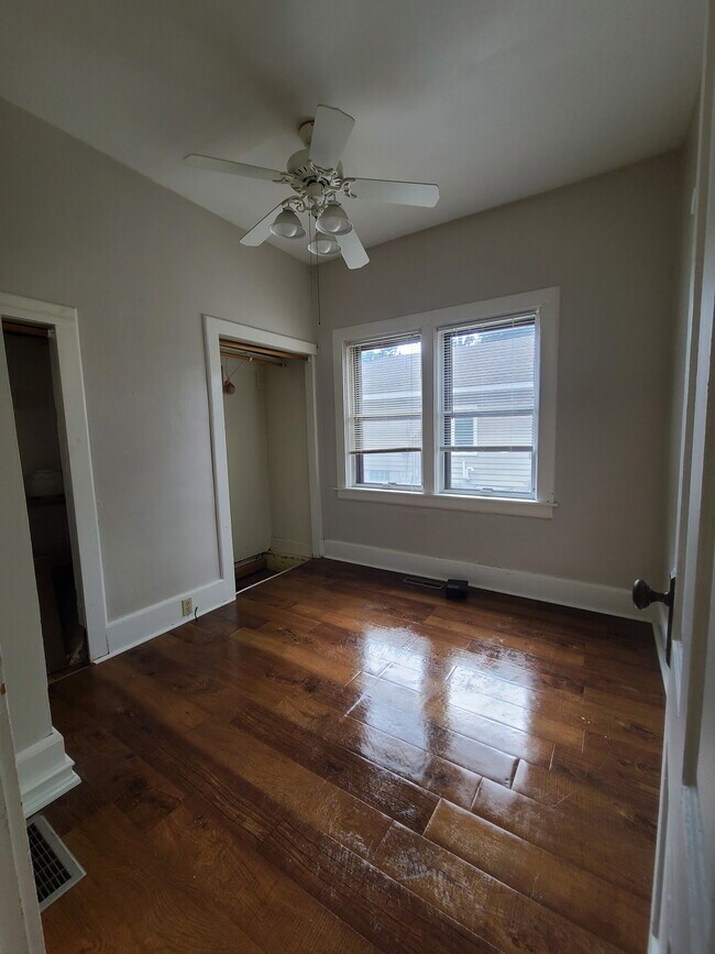 Foto del edificio - 637 W Laurel St