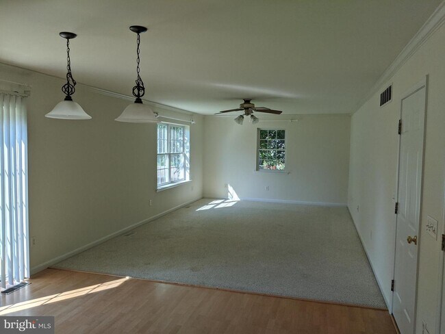 Building Photo - 156 Meadow Ridge Pkwy