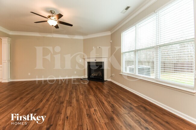 Foto del edificio - 2814 Chari Park Ln