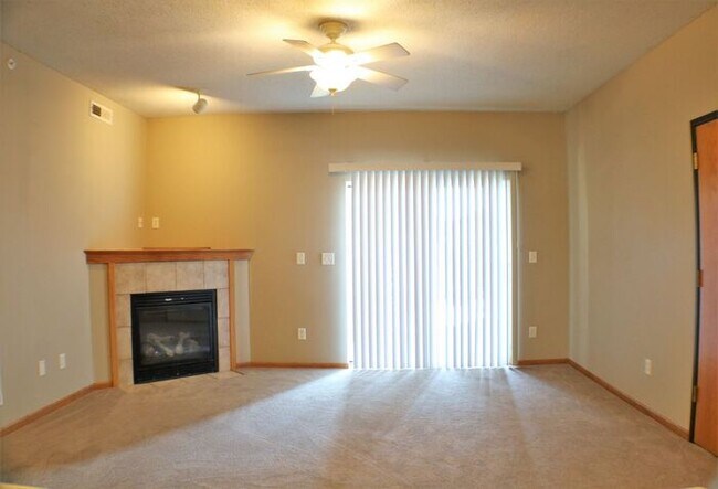 Building Photo - 460 N Kansas Ave