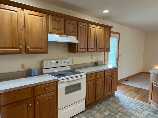 Building Photo - Move in Ready!!! 3 Bedroom 2 Bath Sherman!!