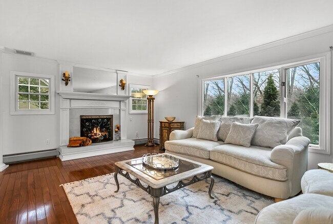 Foto del edificio - 655 W Hill Rd