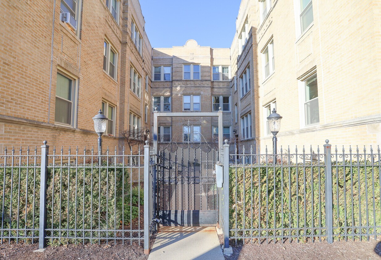4647 N Manor Ave Unit 3, Chicago, IL 60625 Condo for Rent in Chicago