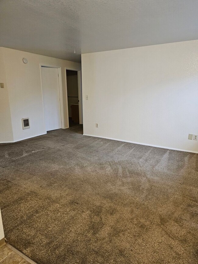 Foto del edificio - Duplex in West Valley!