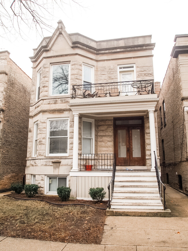 Building Photo - 1253 W Newport Ave