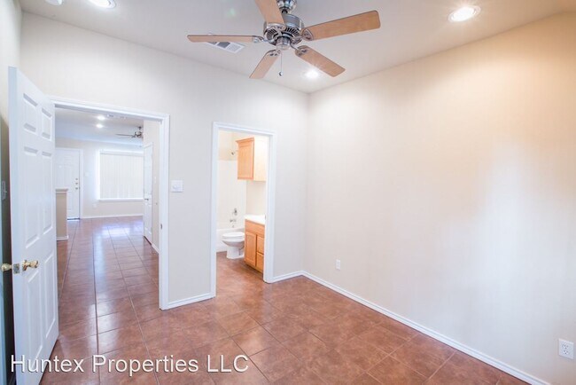 Foto del edificio - 1 br, 1 bath House - 2408 Bryan #203