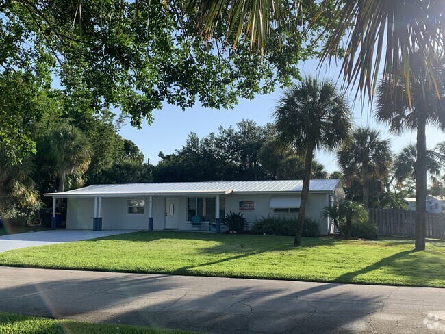Building Photo - 3483 NE Indian Ct