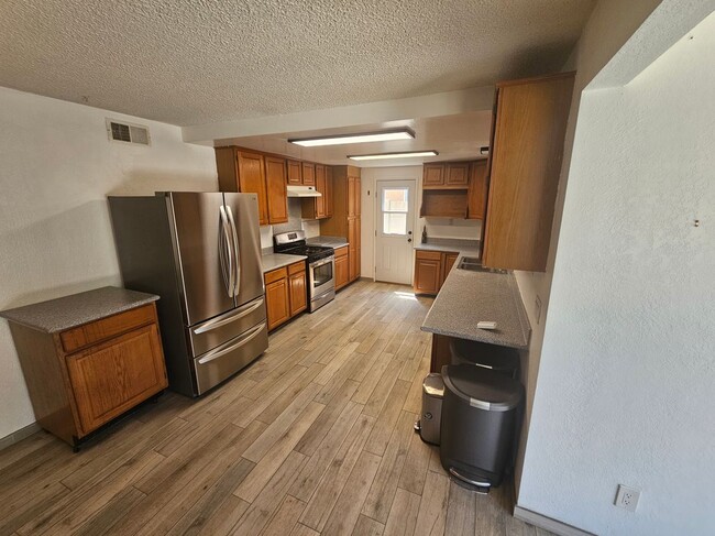 Building Photo - 5091 Quail Cir