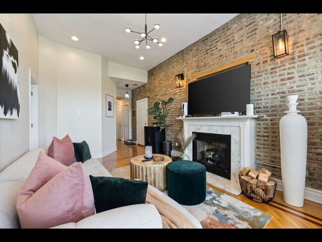 Foto del edificio - 3 Bedroom Condo in Chicago