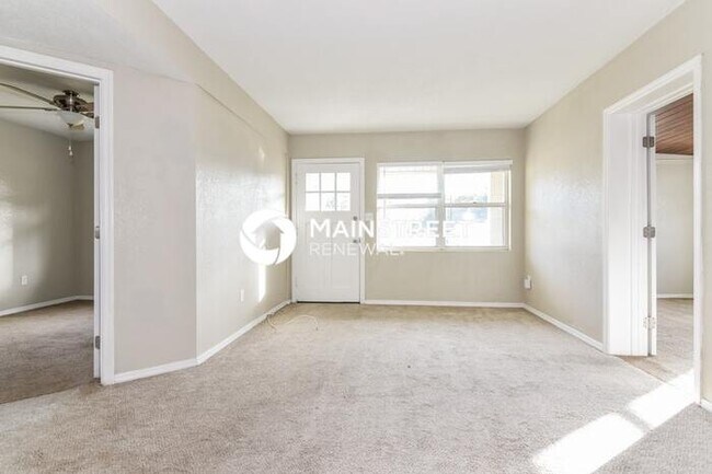 Building Photo - 3 Bedroom Pet-Friendly Home in Lakeland, FL with Main Street Renewal