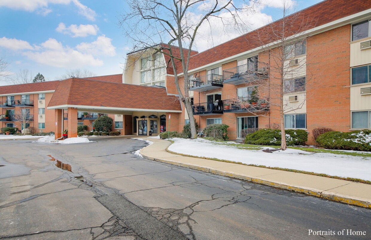 1188 Royal Glen Dr Unit 206, Glen Ellyn, IL 60137 Condo for Rent in