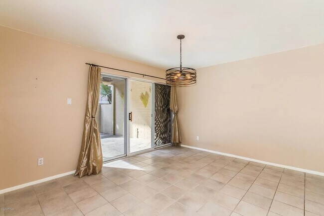 Foto del edificio - 4615 N 22nd St