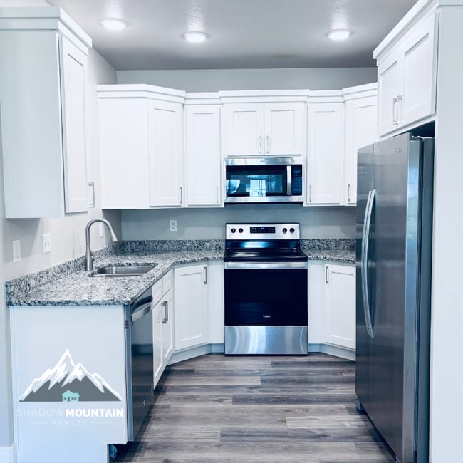 Building Photo - 1558 N 160 W