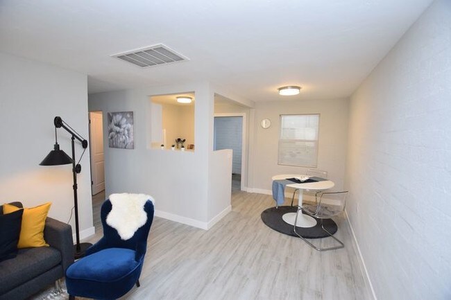 Building Photo - 722 E Turney Ave #8