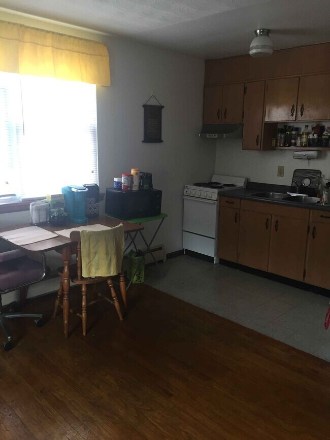 Foto del edificio - 220 E Hamilton Ave