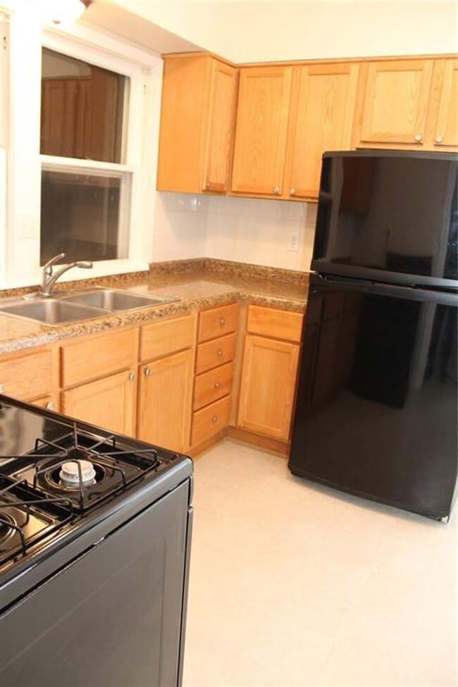 Foto del edificio - COMING SOON-2 Bedroom 1 Bathroom Home-1520 D Ave NE