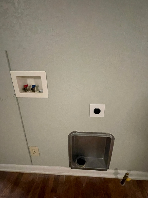 Building Photo - 404 E Madison St