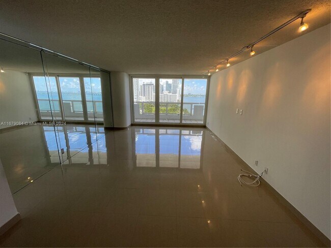 Foto del edificio - 1717 N Bayshore Dr