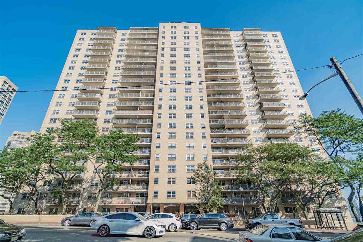 6600 Boulevard E, West New York, NJ 07093 House for Rent in West New