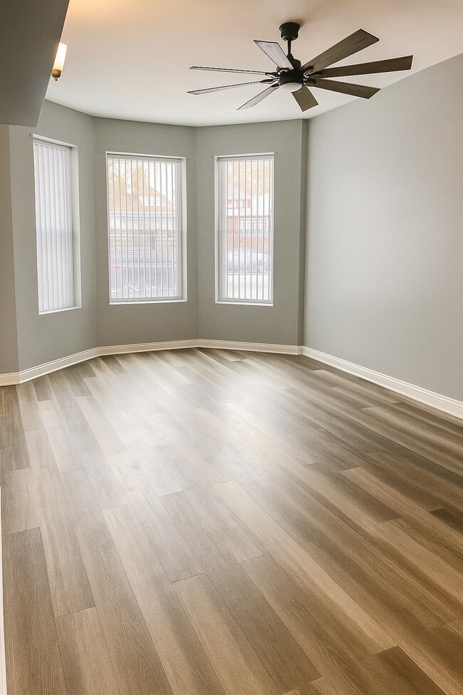 Building Photo - 5412 S Damen Ave