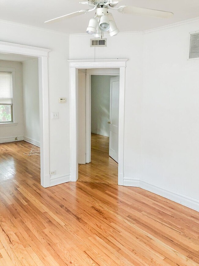 Foto del edificio - 5102 N Winchester Ave