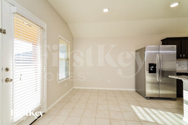 Foto del edificio - 1218 Meadow Creek Dr