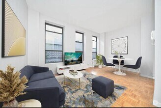 Building Photo - 335 W 43rd St