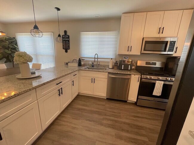 Foto del edificio - 1527 W Richmond St