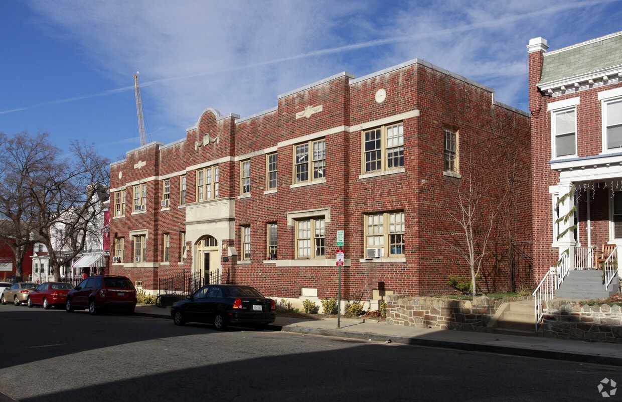 Primary Photo - 601 Park Rd NW