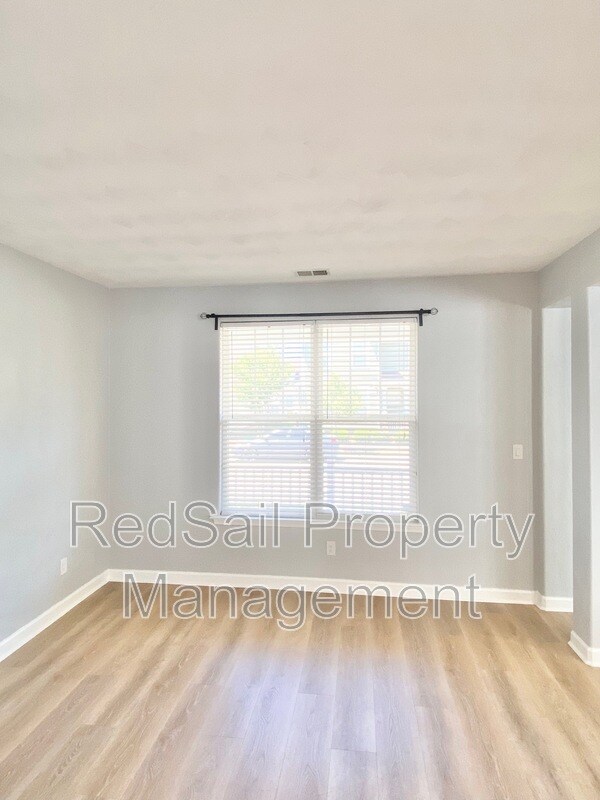 Foto del edificio - 9 Rockingham Dr