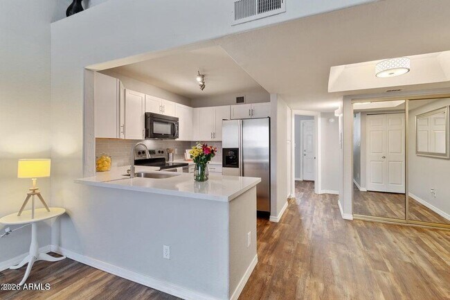Foto del edificio - 1025 E Highland Ave